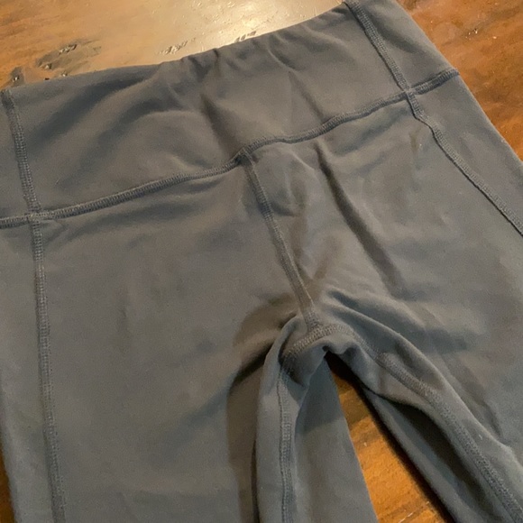 ALO YOGA GRAY MOTO LEGGING💖 - Picture 12 of 15